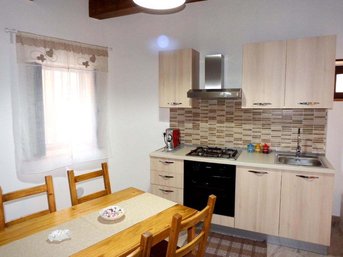 Il Vicoletto Bed and Breakfast Frascineto Eksteriør billede