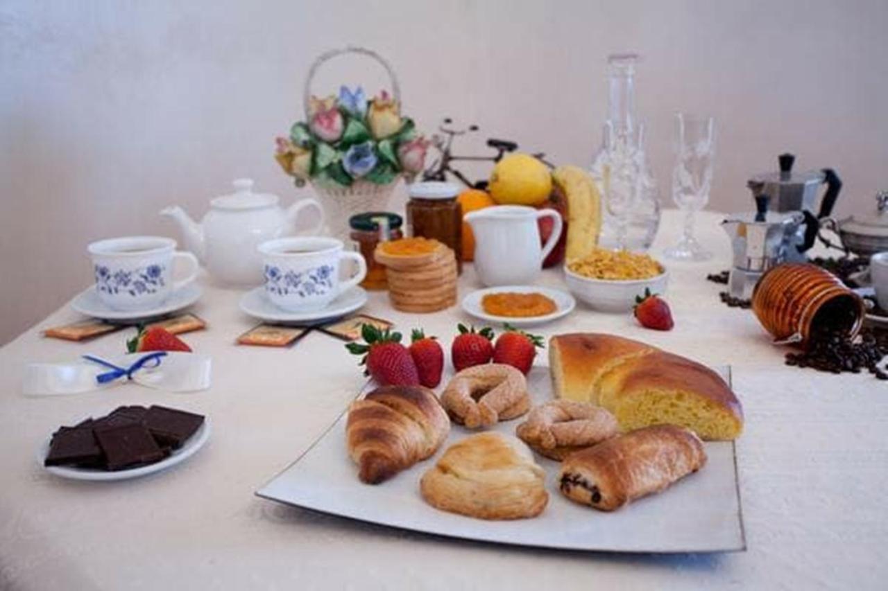 Il Vicoletto Bed and Breakfast Frascineto Eksteriør billede