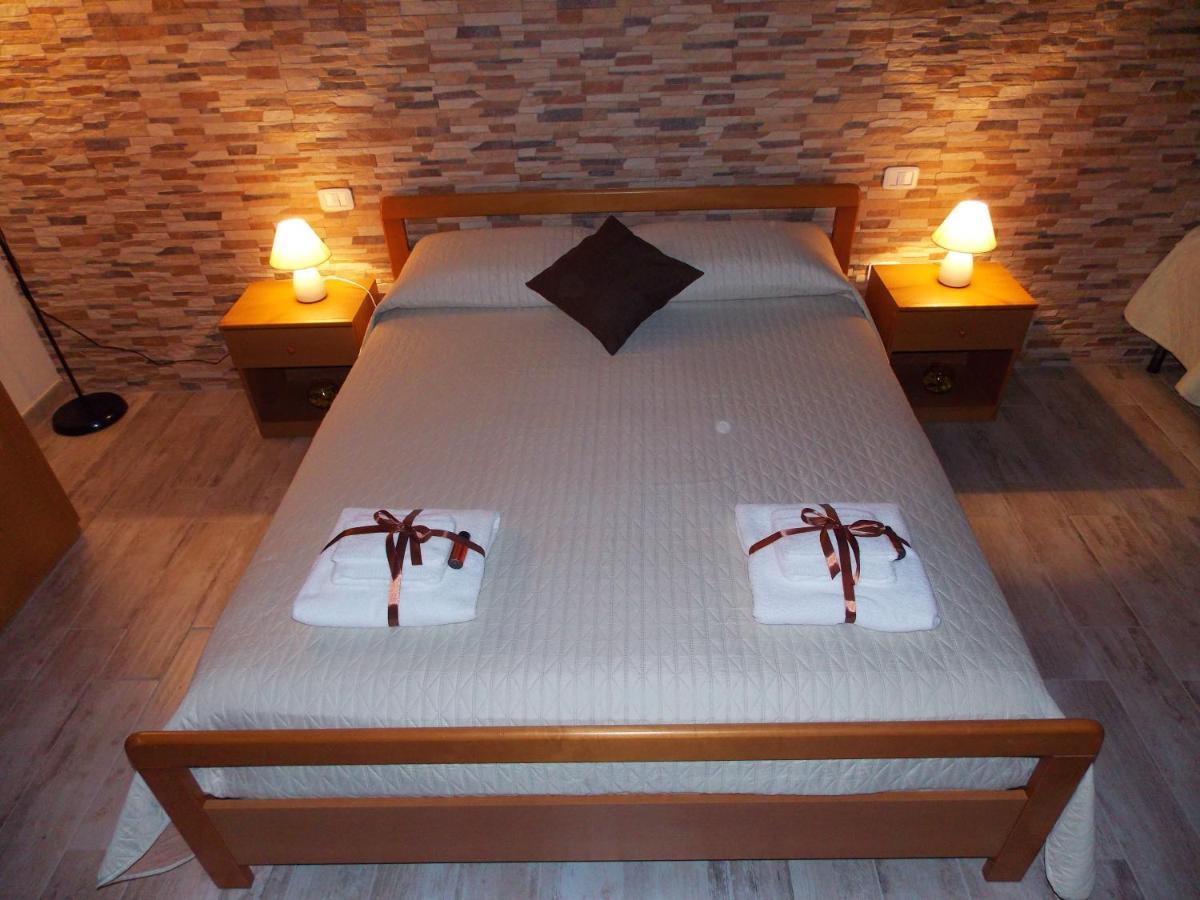 Il Vicoletto Bed and Breakfast Frascineto Værelse billede